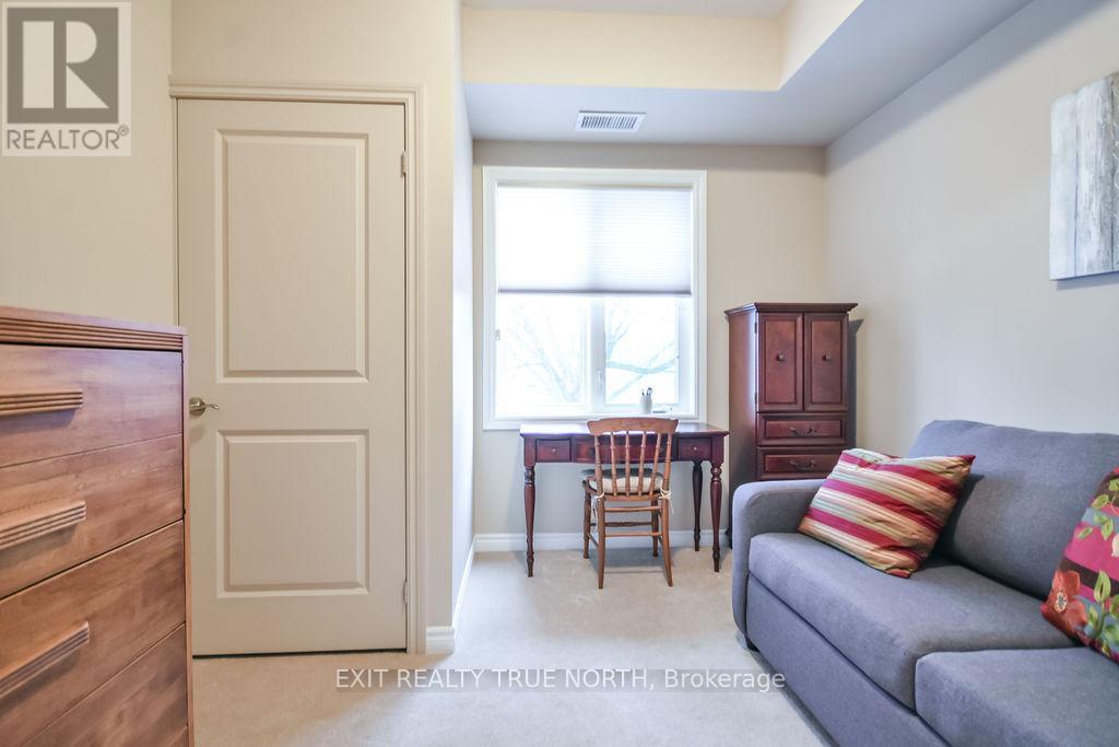 204 - 19b Yonge Street N, Springwater, Ontario  L0L 1P0 - Photo 20 - S12875808