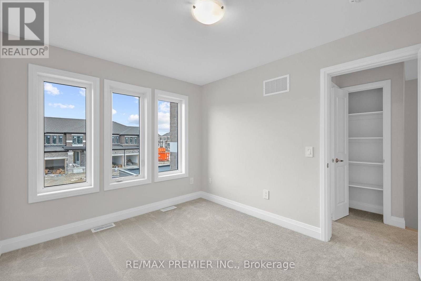 138 Corley Street, Kawartha Lakes, Ontario  K9V 0R4 - Photo 11 - X12876628