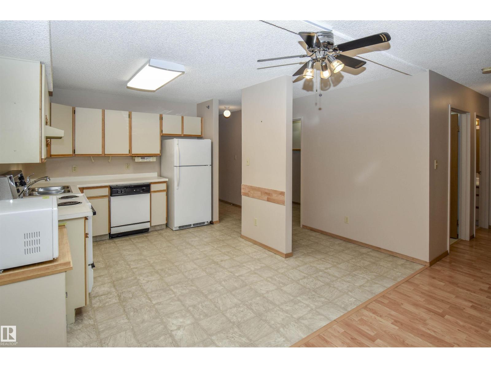 #102 4812 51 Av, Stony Plain, Alberta  T7Z 1P7 - Photo 4 - E4477154