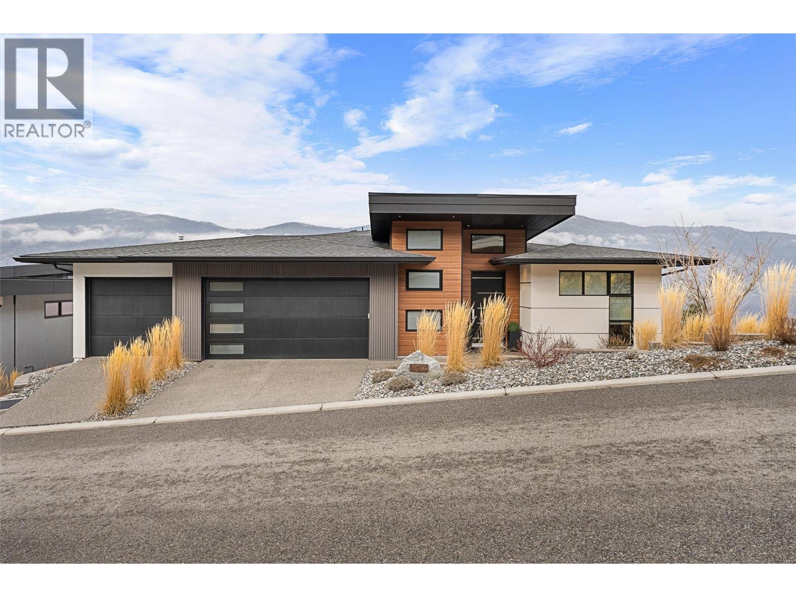 3596 Arrowroot Drive, Kelowna, British Columbia