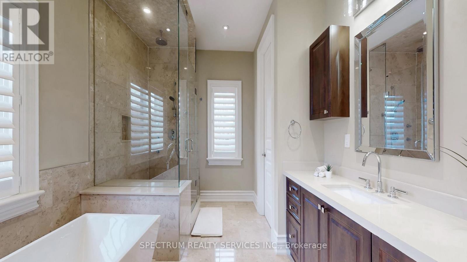 223 Lennox Avenue, Richmond Hill, Ontario  L4C 2A4 - Photo 22 - N12877650