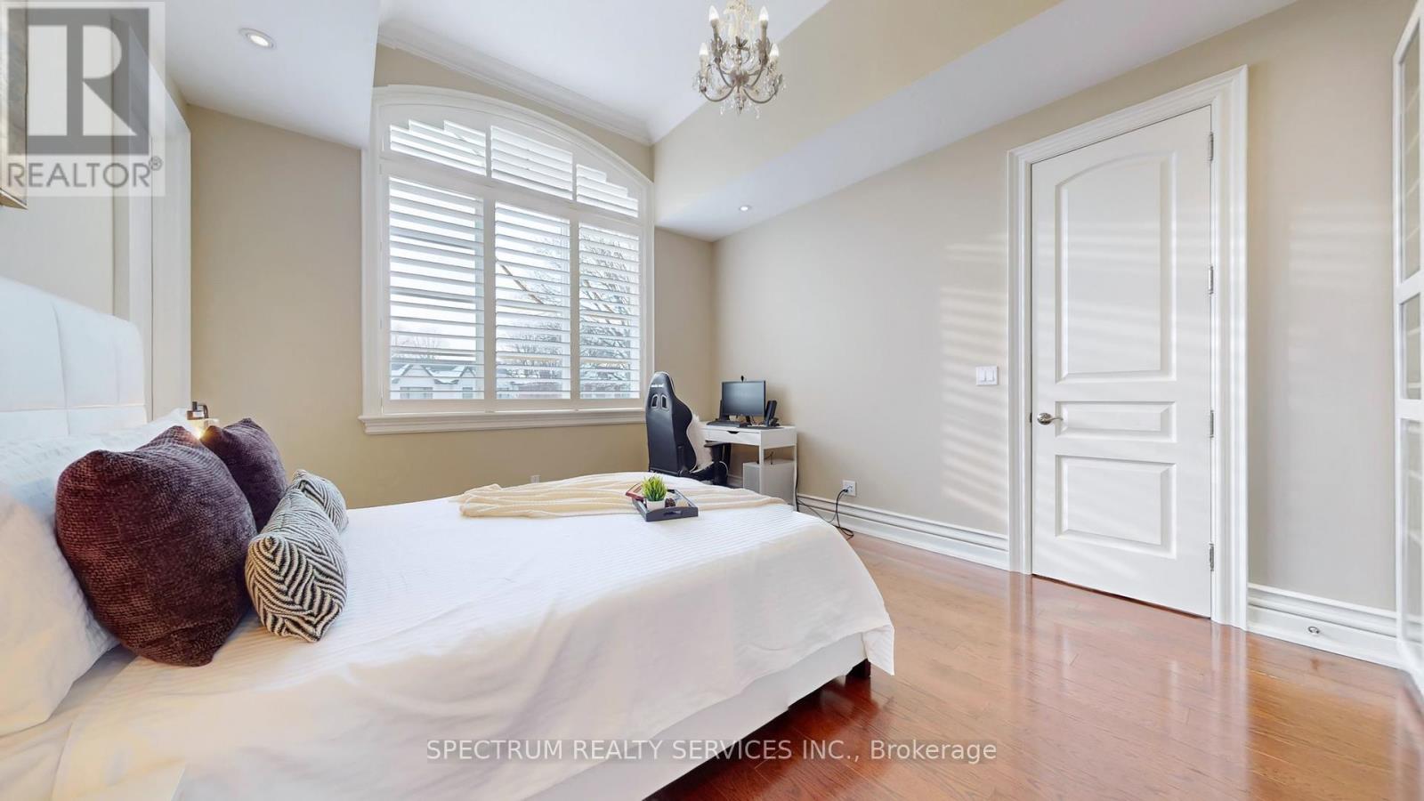 223 Lennox Avenue, Richmond Hill, Ontario  L4C 2A4 - Photo 32 - N12877650