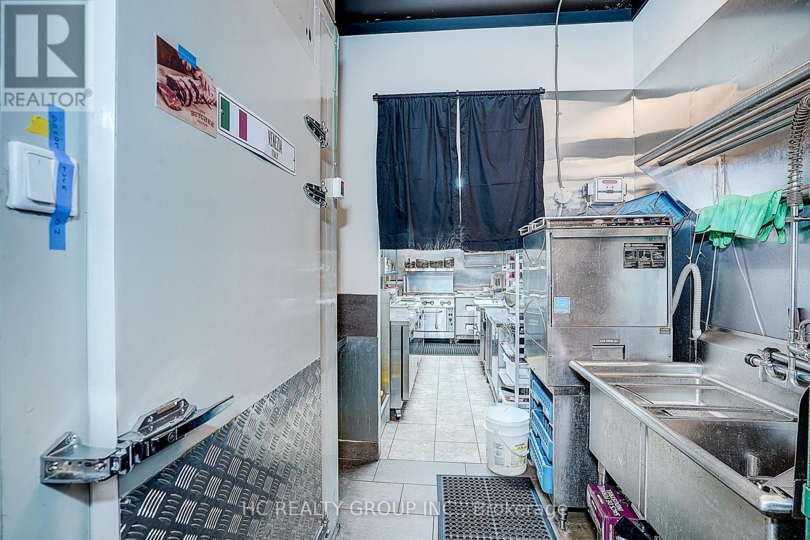 D - 16 Vogell Road, Richmond Hill, Ontario  L4B 3K4 - Photo 32 - N12877704