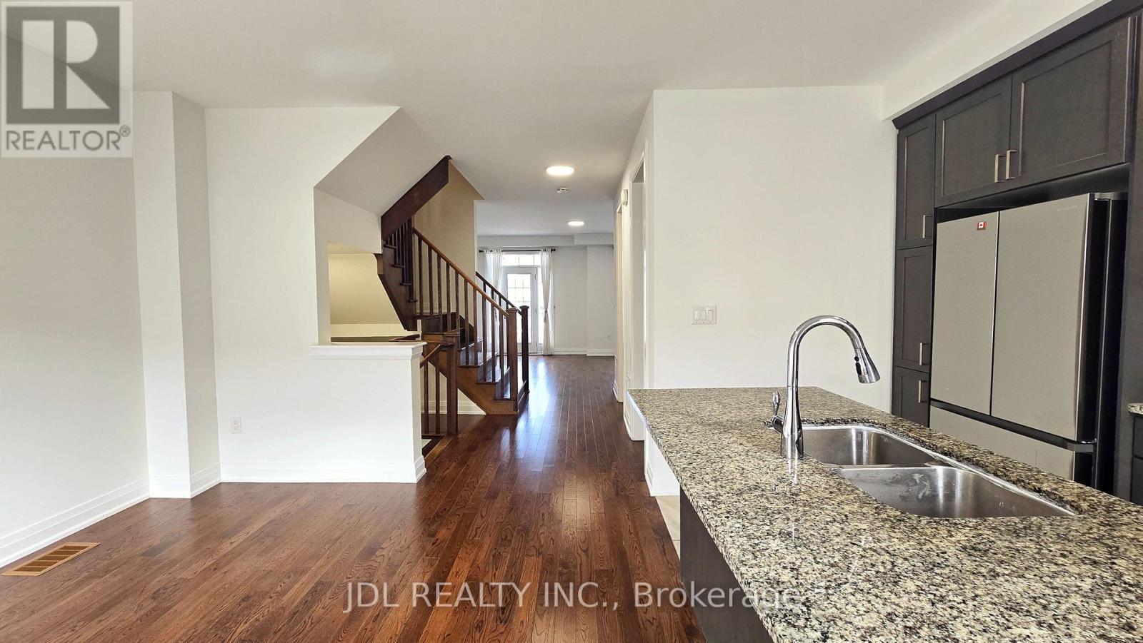 87 Casely Avenue, Richmond Hill, Ontario  L4S 0K7 - Photo 9 - N12877860