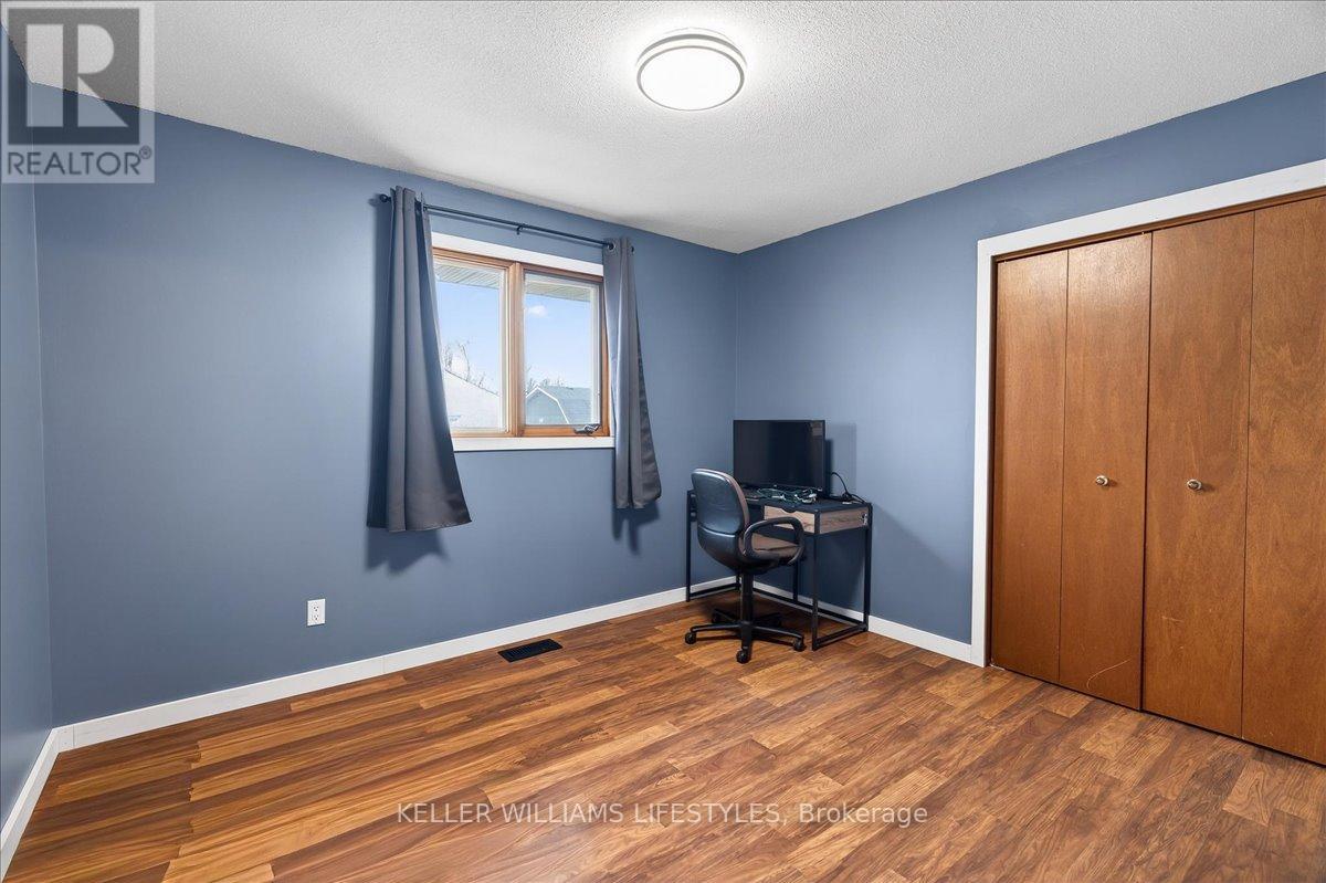 404 Ontario Street, Warwick, Ontario  N0M 2S0 - Photo 15 - X12874810