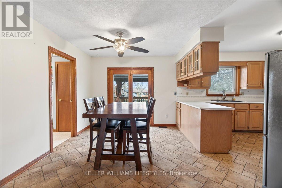 404 Ontario Street, Warwick, Ontario  N0M 2S0 - Photo 16 - X12874810