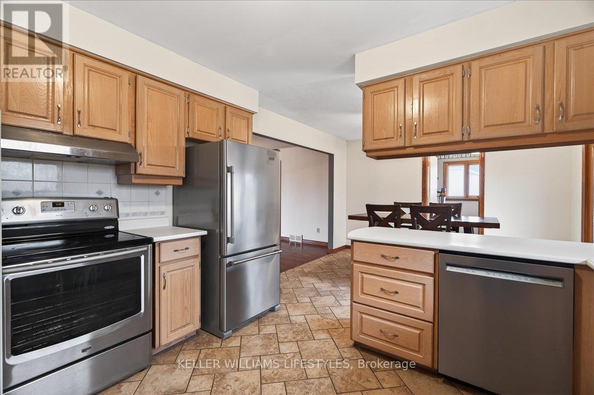 404 Ontario Street, Warwick, Ontario  N0M 2S0 - Photo 19 - X12874810