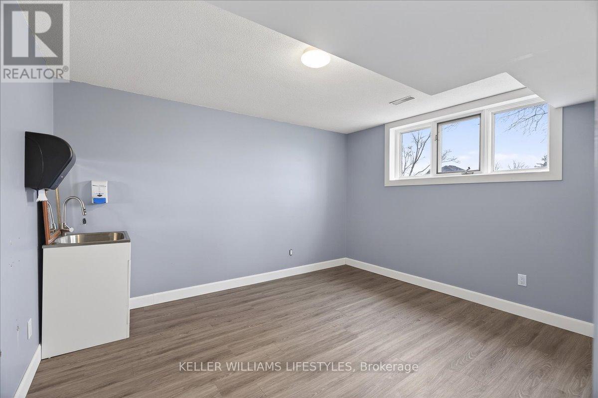 404 Ontario Street, Warwick, Ontario  N0M 2S0 - Photo 26 - X12874810