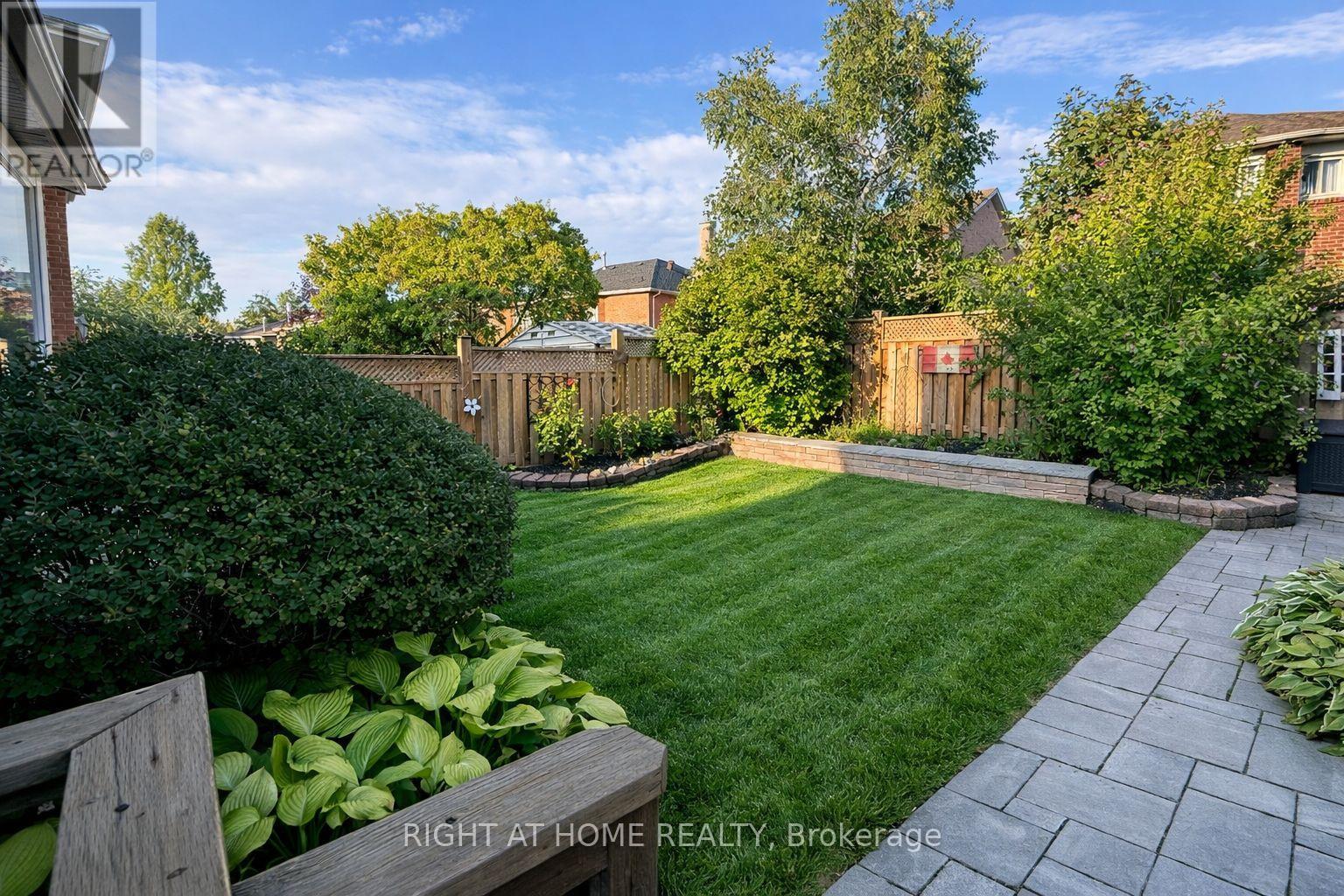 3098 Barwell Road, Mississauga, Ontario  L5L 3Z9 - Photo 2 - W12877646