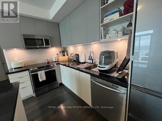 1102 - 4677 Glen Erin Drive, Mississauga, Ontario  L5M 2E3 - Photo 3 - W12877684