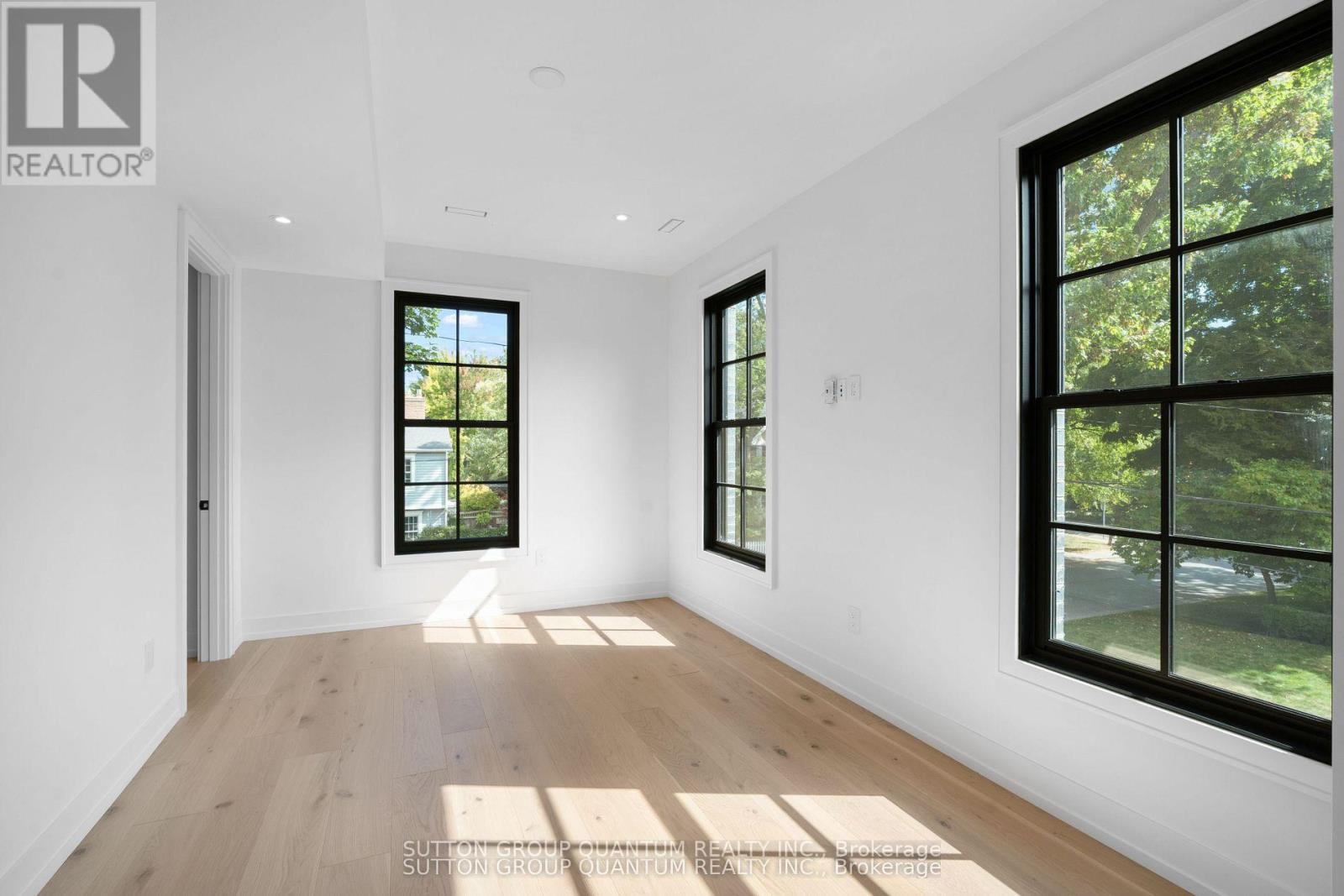 78 Trafalgar Road, Oakville, Ontario  L6J 2S7 - Photo 19 - W12877690