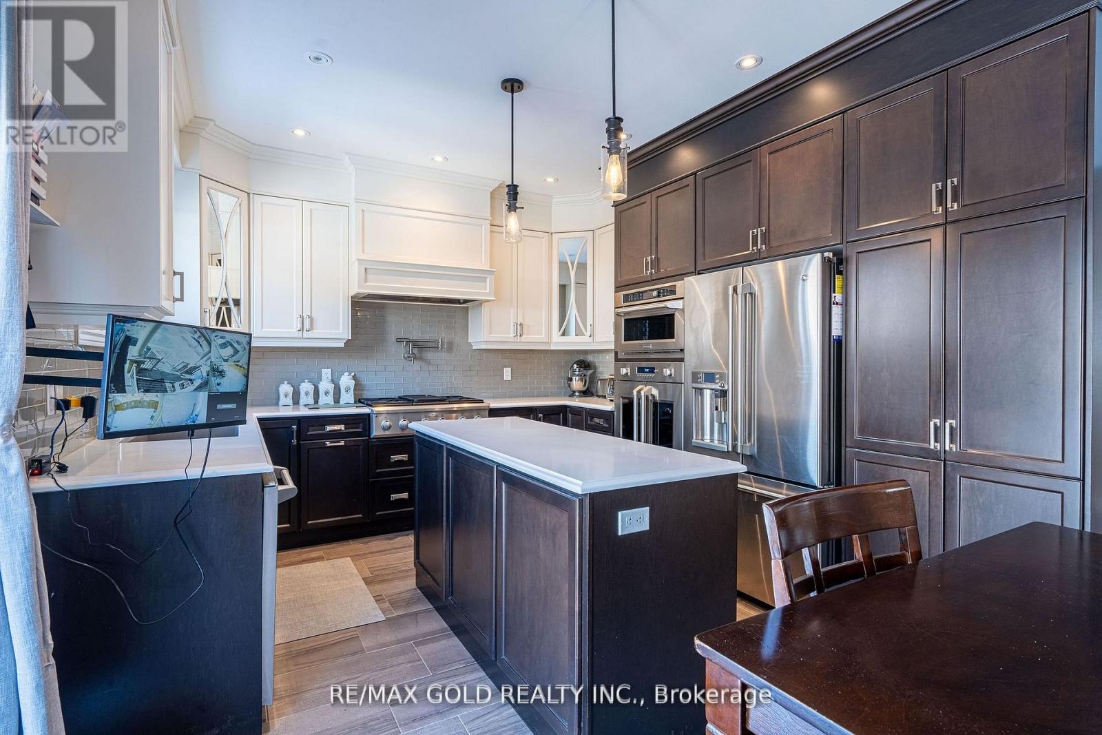 10 Spokanne Street, Brampton, Ontario  L6R 4A2 - Photo 10 - W12877706