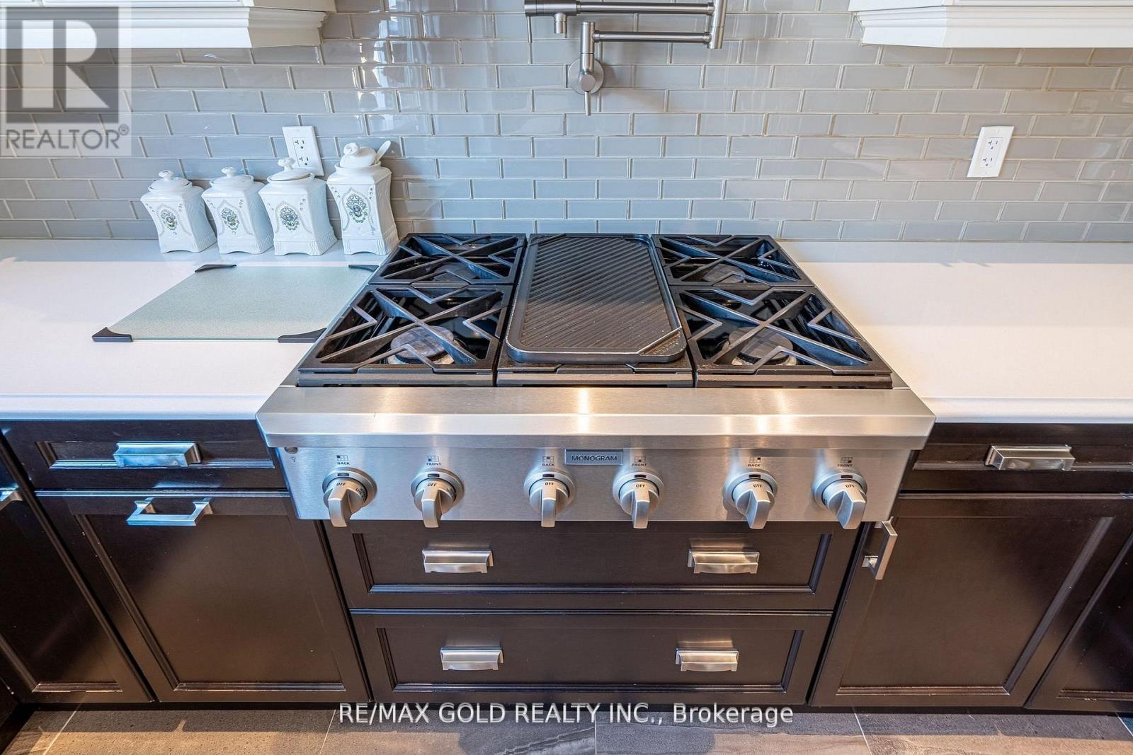 10 Spokanne Street, Brampton, Ontario  L6R 4A2 - Photo 12 - W12877706