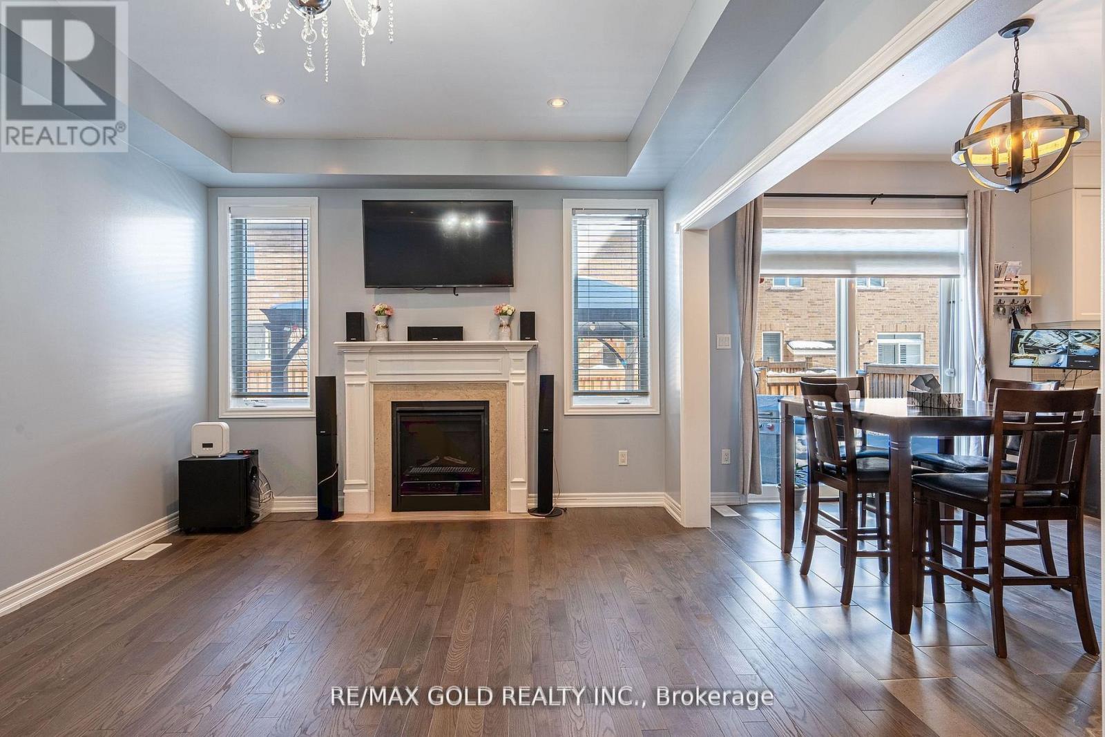 10 Spokanne Street, Brampton, Ontario  L6R 4A2 - Photo 6 - W12877706