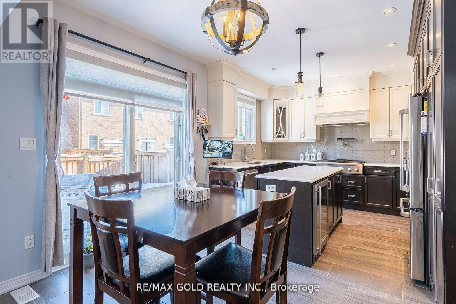 10 Spokanne Street, Brampton, Ontario  L6R 4A2 - Photo 8 - W12877706