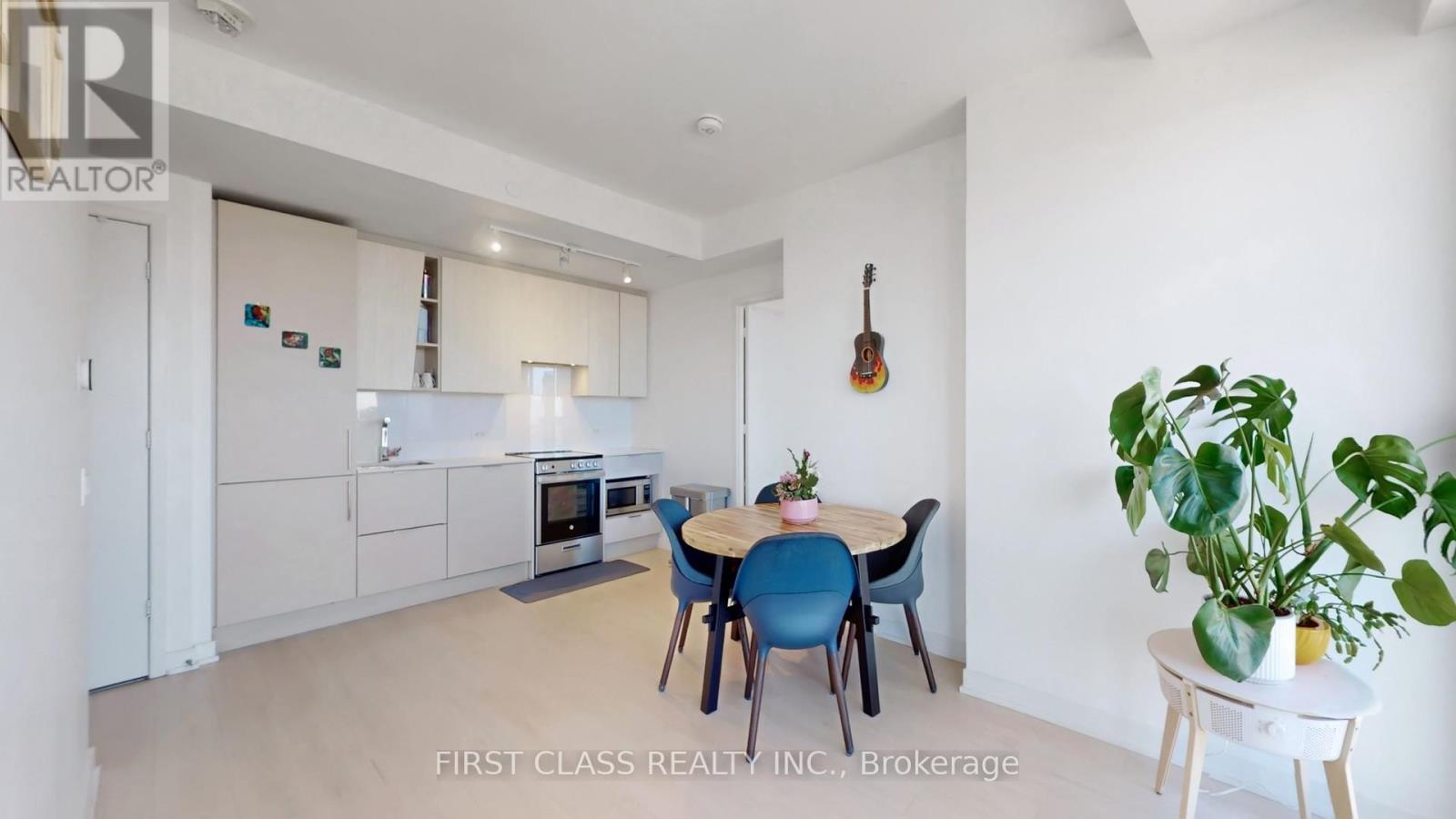 4301 - 3900 Confederation Parkway, Mississauga, Ontario  L5B 0M3 - Photo 15 - W12877732