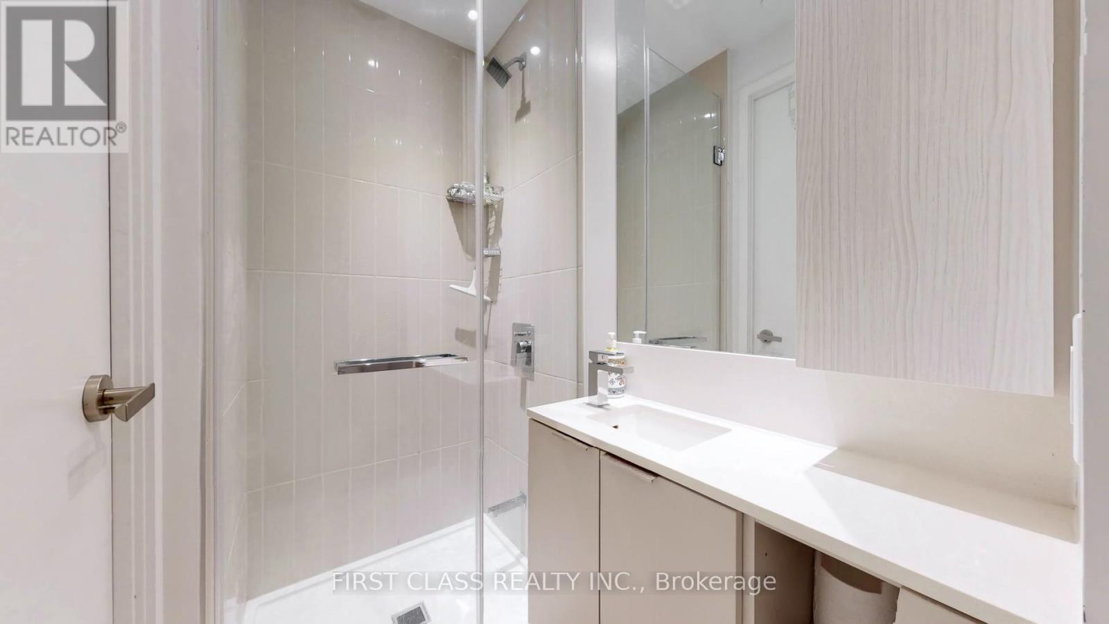 4301 - 3900 Confederation Parkway, Mississauga, Ontario  L5B 0M3 - Photo 30 - W12877732