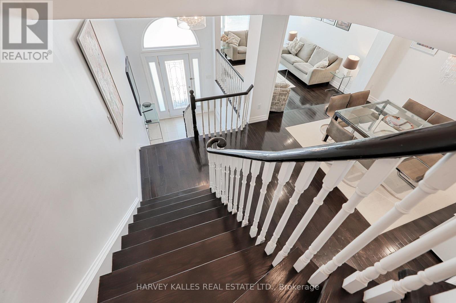 1050 Lindsay Drive, Oakville, Ontario  L6M 3B5 - Photo 17 - W12877798