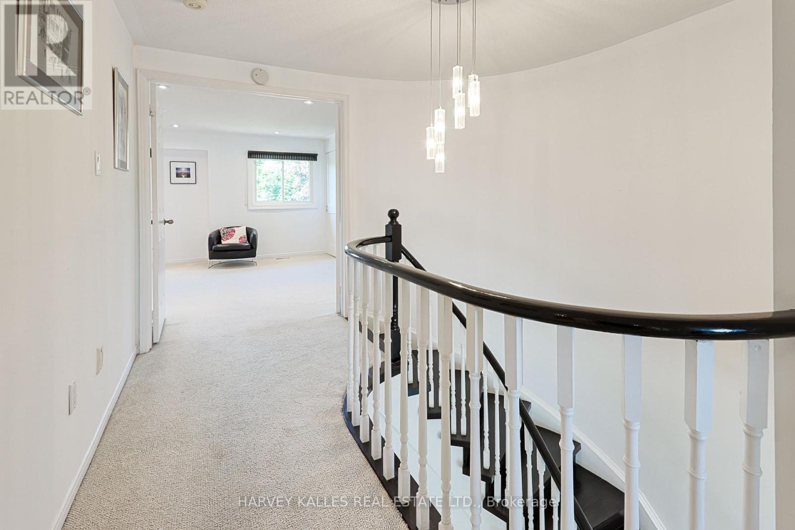 1050 Lindsay Drive, Oakville, Ontario  L6M 3B5 - Photo 18 - W12877798