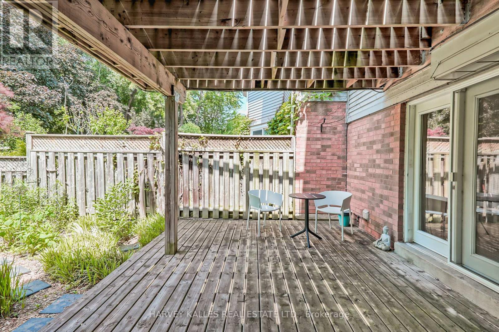 1050 Lindsay Drive, Oakville, Ontario  L6M 3B5 - Photo 37 - W12877798