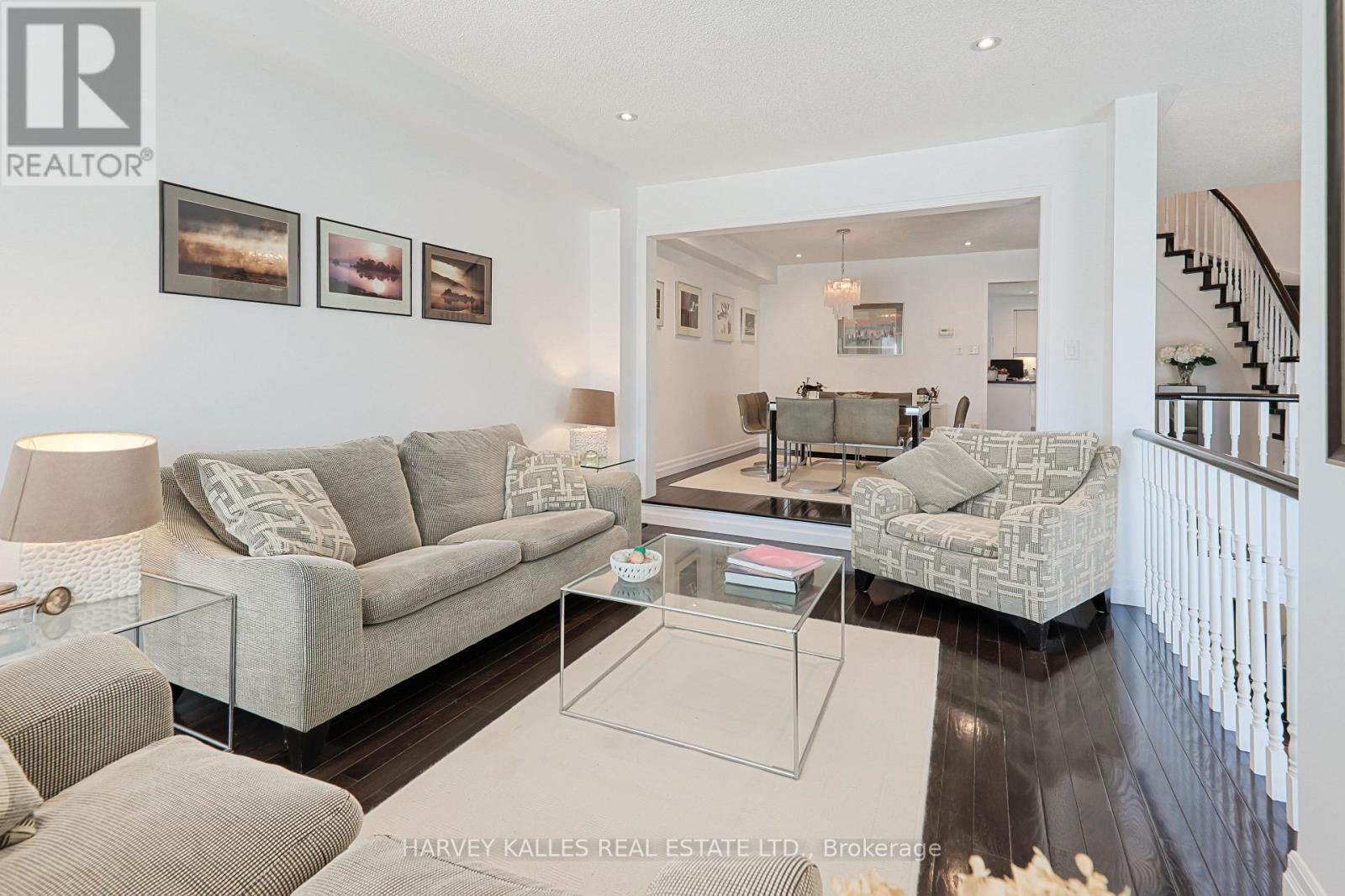 1050 Lindsay Drive, Oakville, Ontario  L6M 3B5 - Photo 9 - W12877798