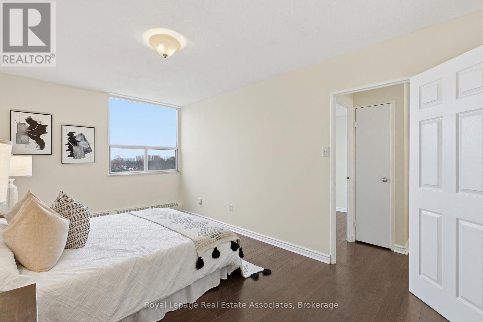 706 - 551 The West Mall, Toronto (Etobicoke West Mall), Ontario  M9C 1G7 - Photo 17 - W12877802