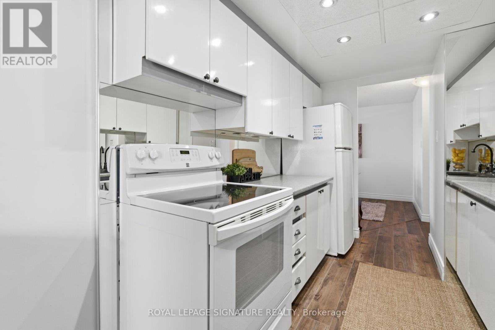 2707 - 3100 Kirwin Avenue, Mississauga, Ontario  L5A 3S6 - Photo 18 - W12877808