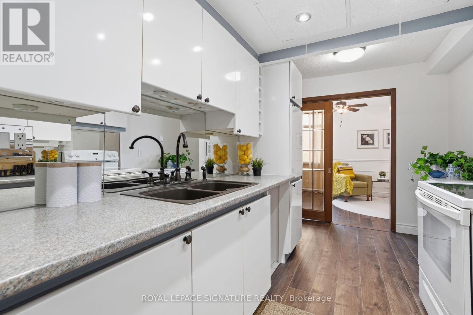 2707 - 3100 Kirwin Avenue, Mississauga, Ontario  L5A 3S6 - Photo 19 - W12877808