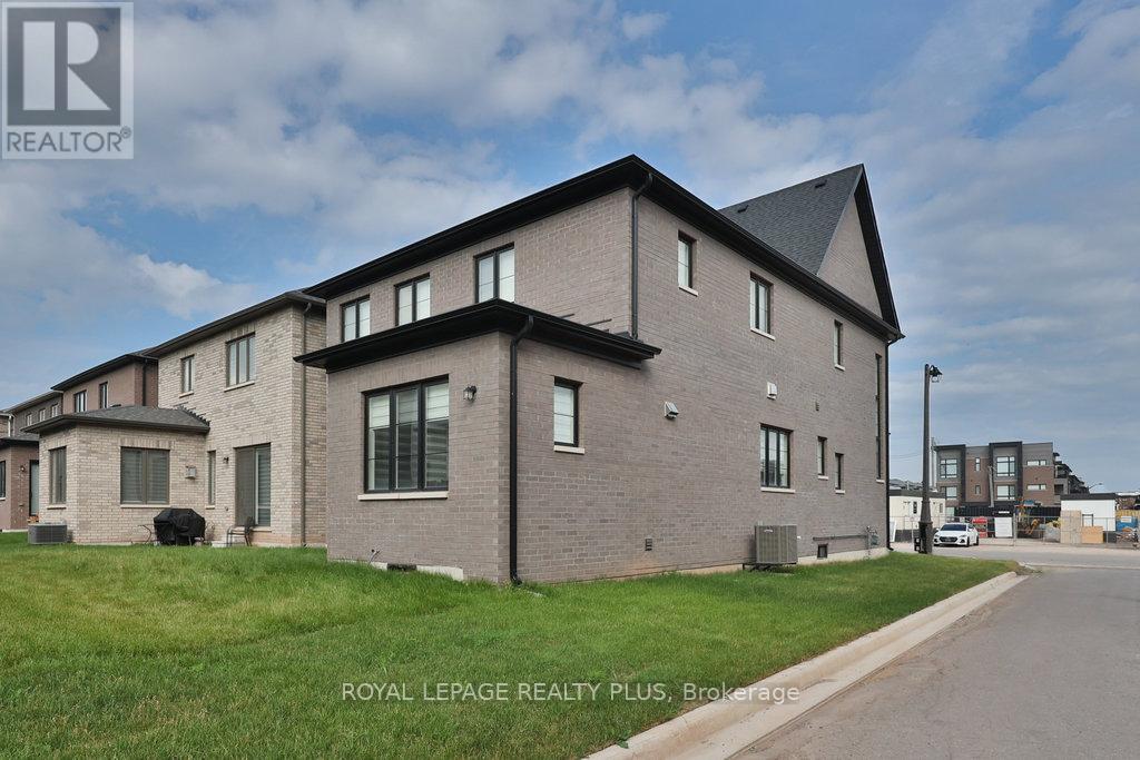 1327 Wheat Boom Drive, Oakville, Ontario  L6H 7Z6 - Photo 34 - W12877812