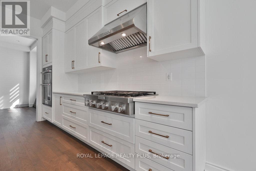 1327 Wheat Boom Drive, Oakville, Ontario  L6H 7Z6 - Photo 5 - W12877812