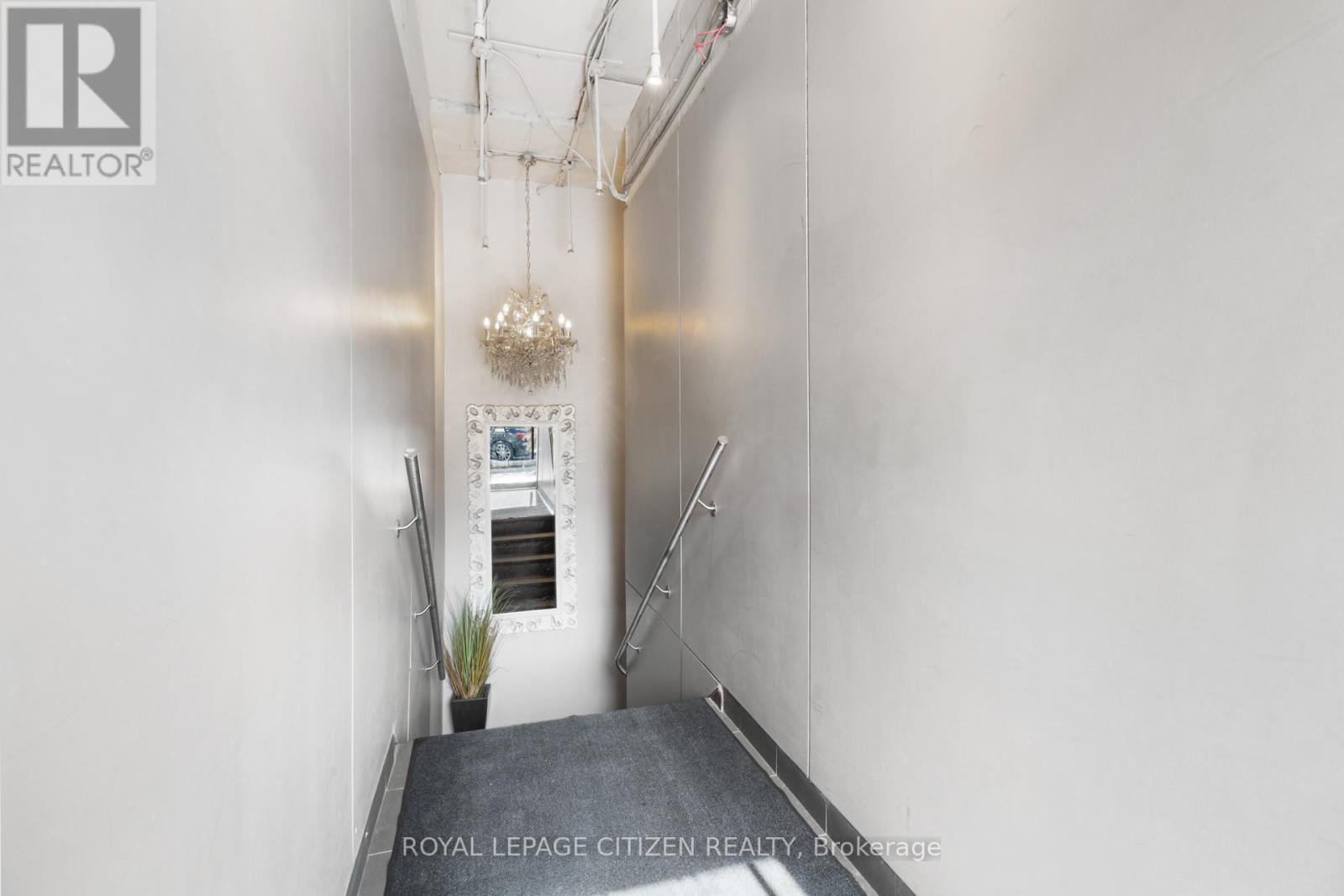 1610a Bloor Street W, Toronto (High Park North), Ontario  M6P 1A7 - Photo 4 - W12877864