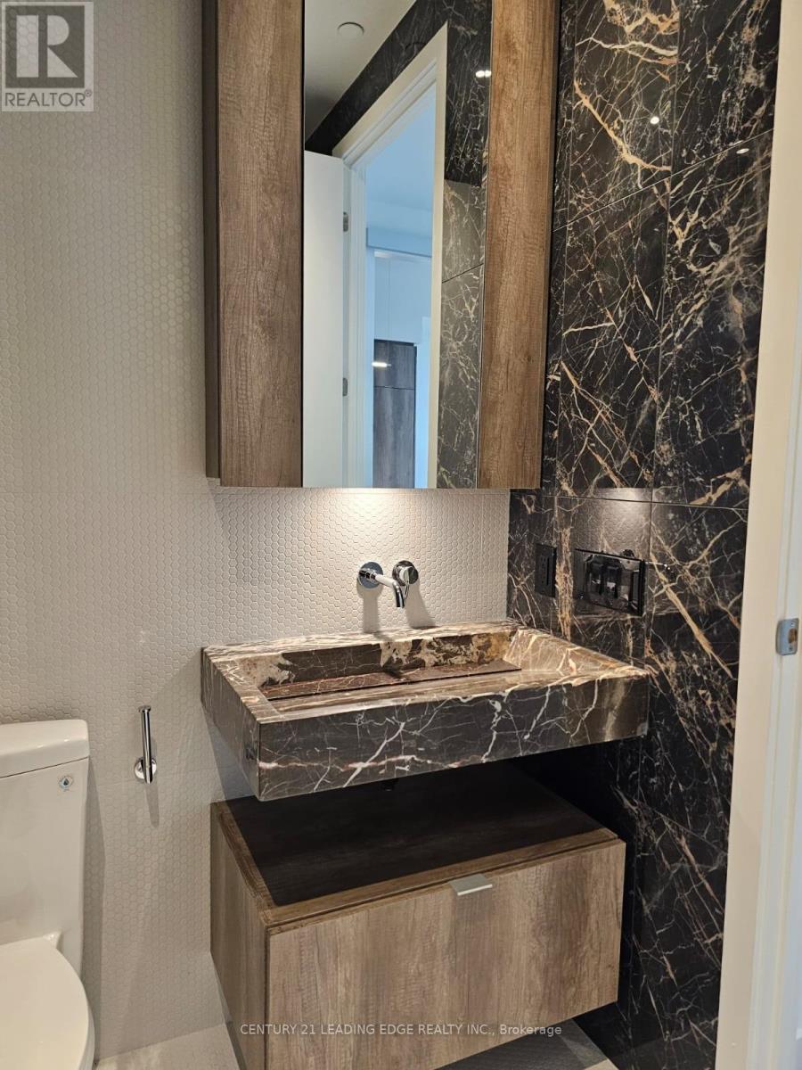 5801 - 11 Yorkville Avenue, Toronto, Ontario  M4W 0B7 - Photo 15 - C12877584