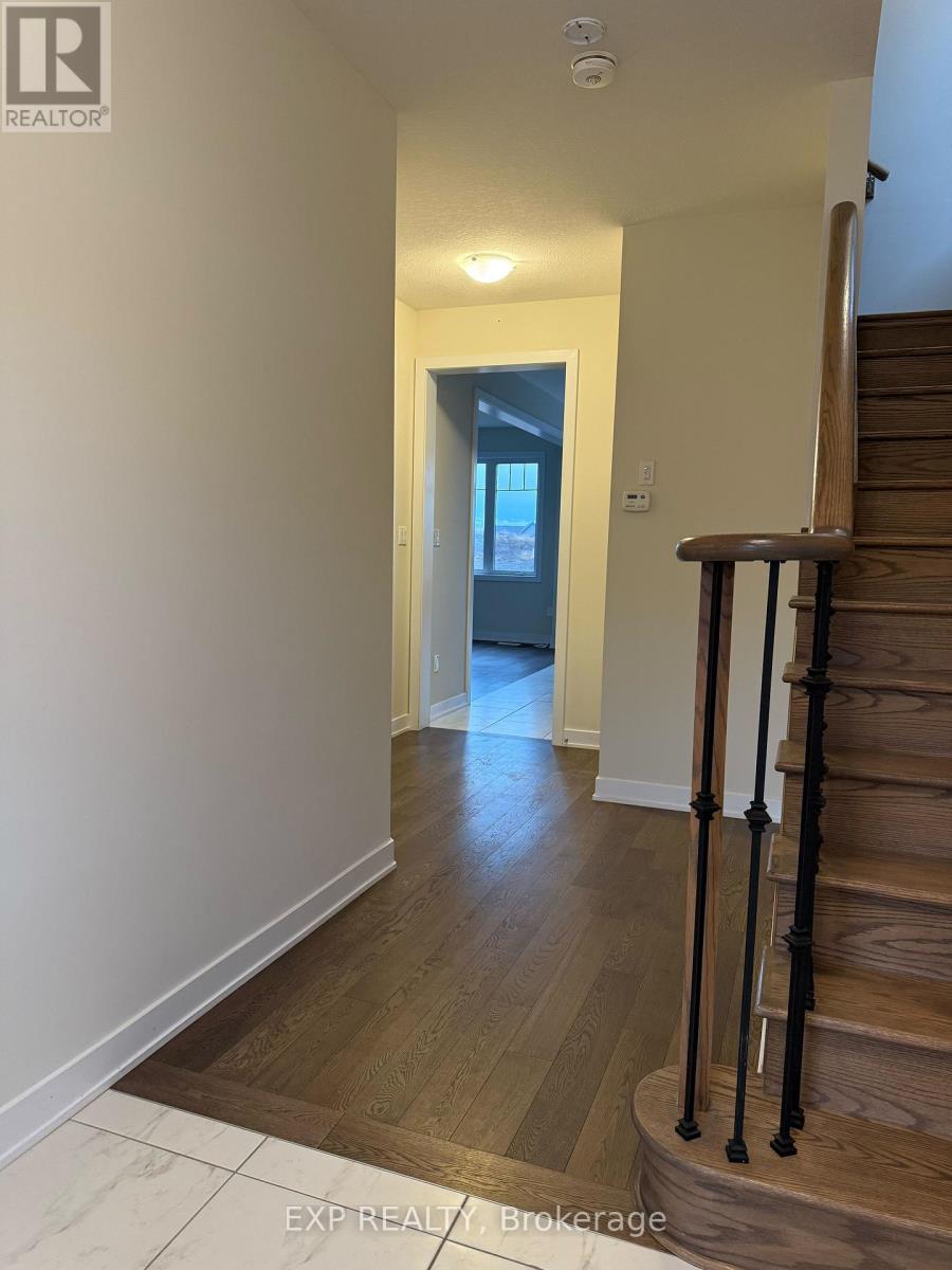 21 Starboard Crescent, Welland (Dain City), Ontario  L3B 0M7 - Photo 7 - X12877634