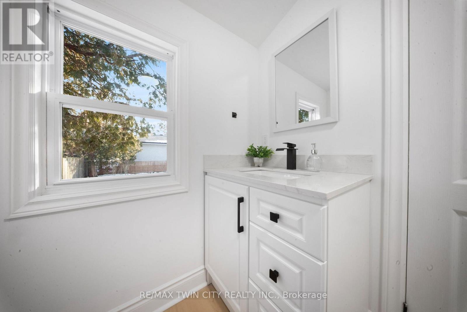 327 Sheridan Street, Brantford, Ontario  N3S 4R8 - Photo 17 - X12877642