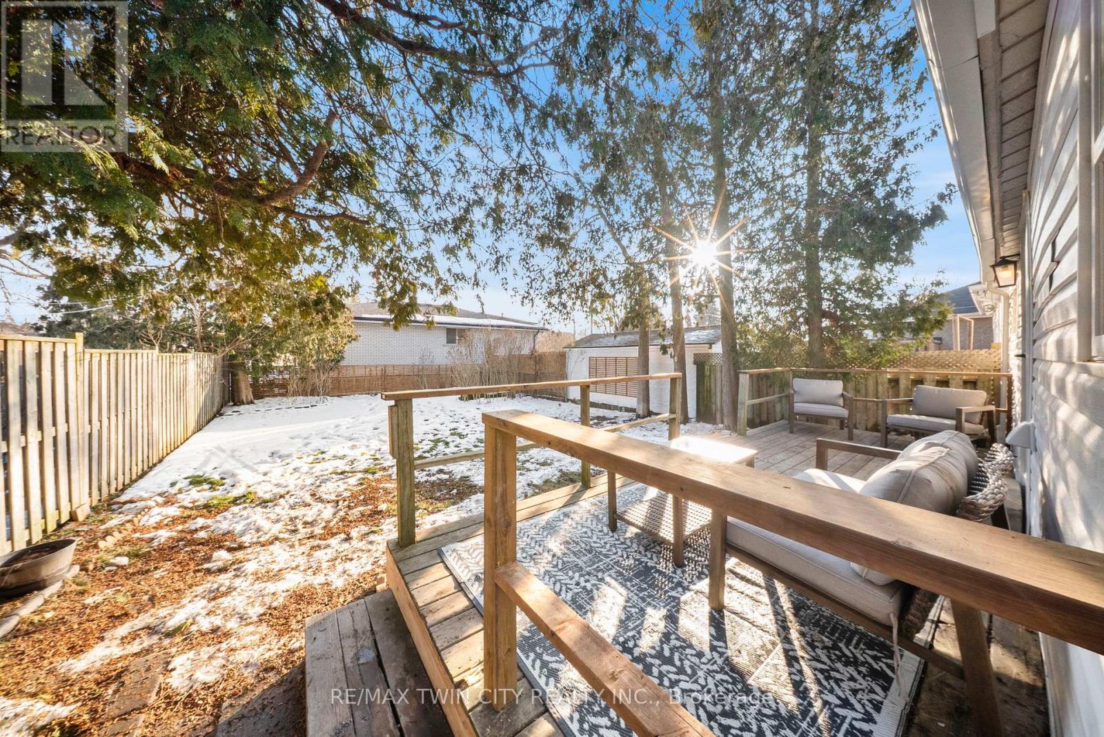 327 Sheridan Street, Brantford, Ontario  N3S 4R8 - Photo 27 - X12877642