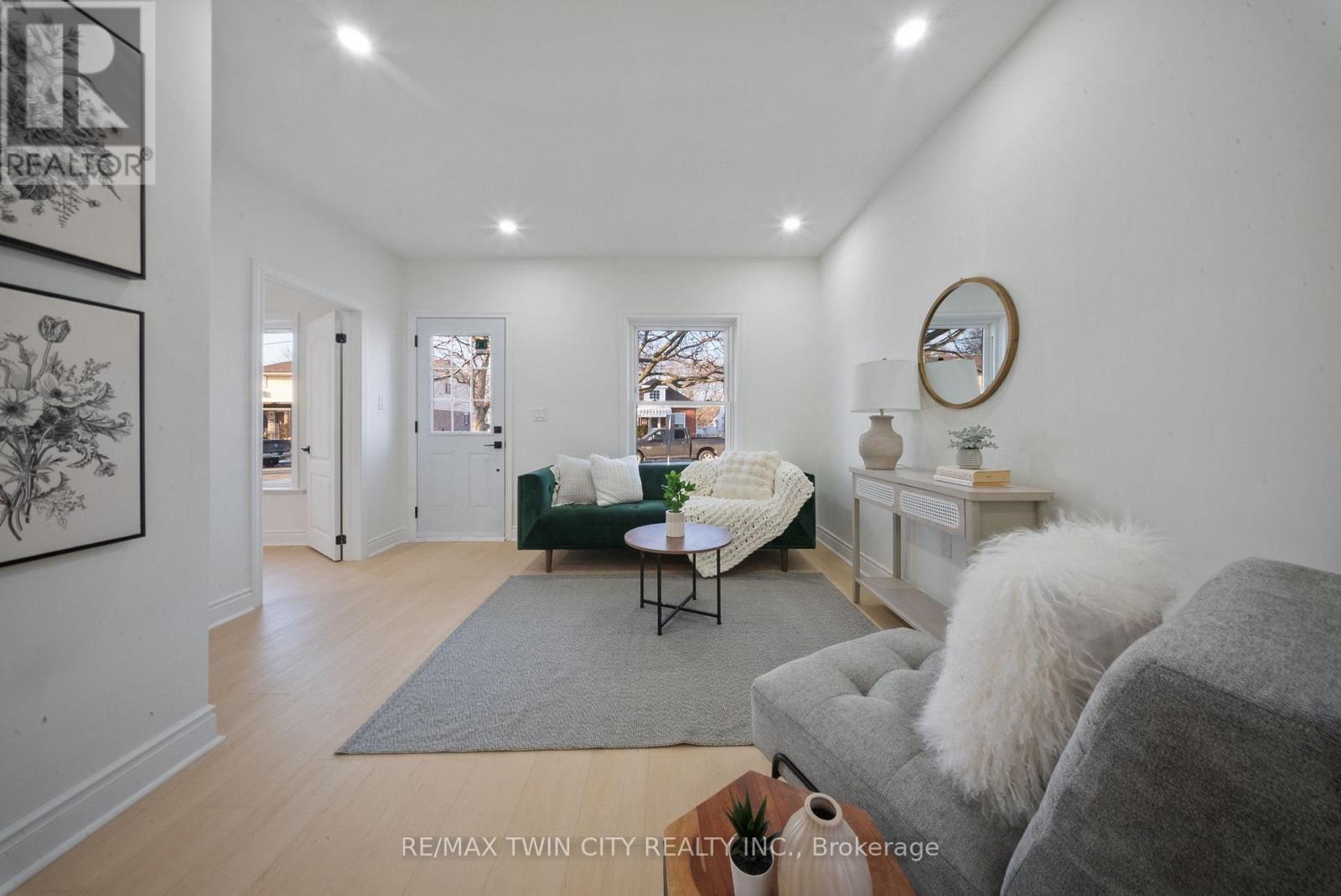 327 Sheridan Street, Brantford, Ontario  N3S 4R8 - Photo 8 - X12877642