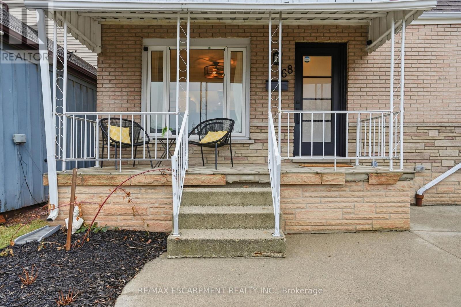 68 Delena Avenue, Hamilton, Ontario  L8H 6B7 - Photo 3 - X12877670