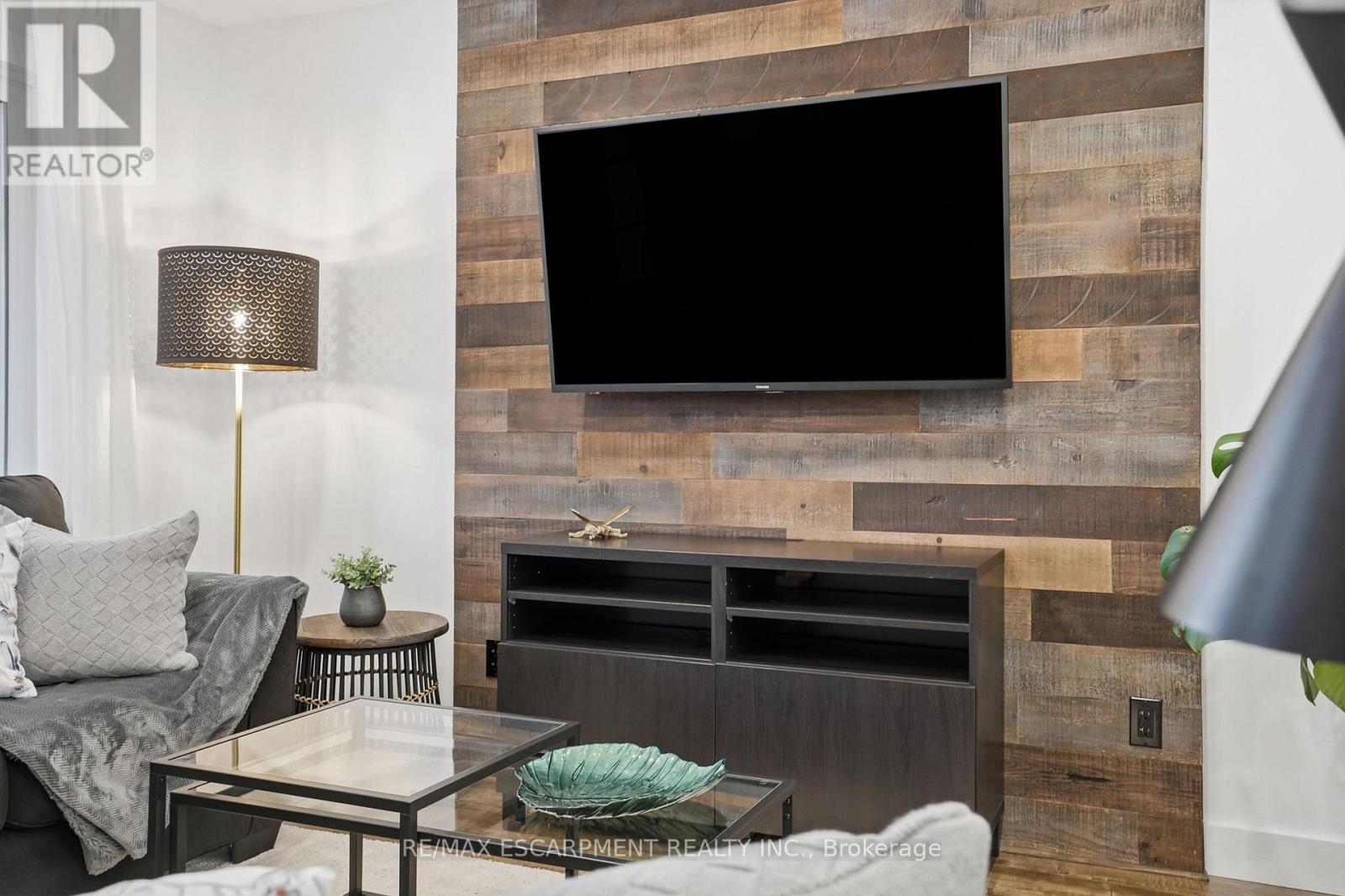 68 Delena Avenue, Hamilton, Ontario  L8H 6B7 - Photo 7 - X12877670