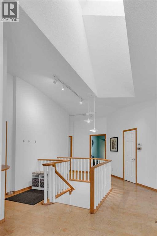 4 Christie Gardens Sw, Calgary, Alberta  T3H 3B5 - Photo 9 - A2277543