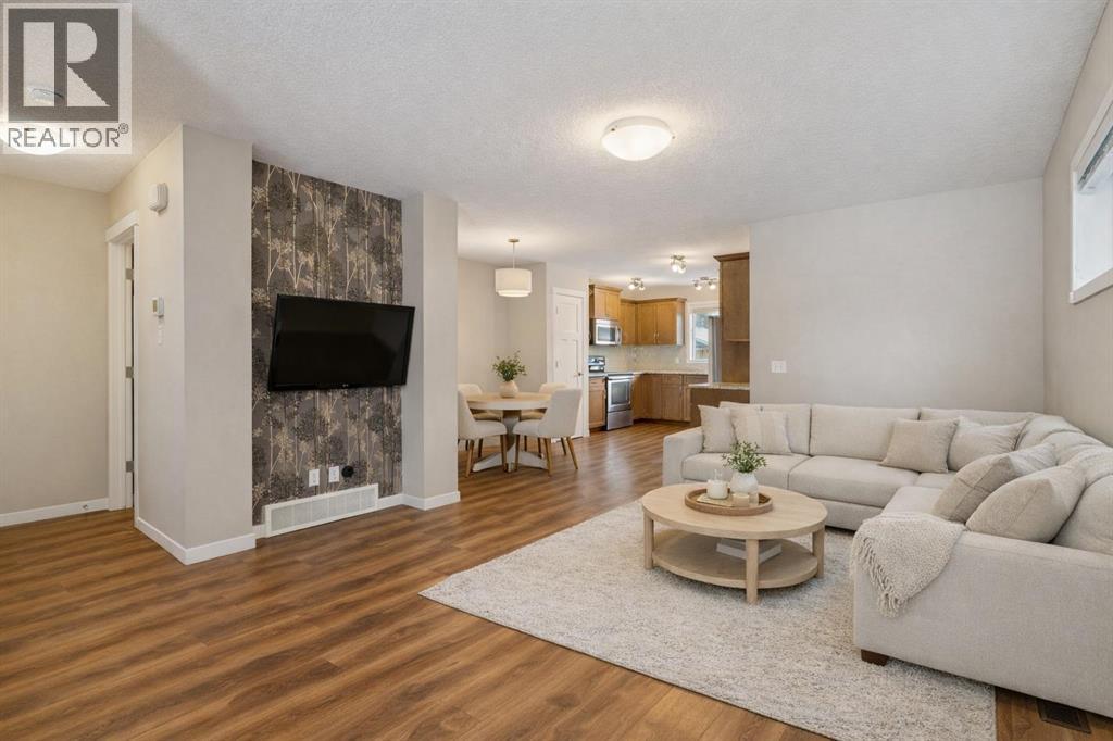 173 Willow Green, Cochrane, Alberta  T4C 0Y9 - Photo 5 - A2282481