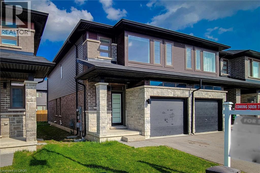 30 Times Square Boulevard Unit# 7, Stoney Creek, Ontario  L8J 0M1 - Photo 1 - 40811920