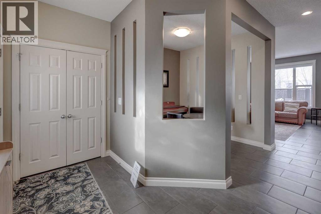 184 Royal Oak Terrace Nw, Calgary, Alberta  T3G 6A6 - Photo 3 - A2292780