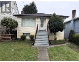 <div class="price">$1,599,000</div> 3025 E 45th Avenue, Vancouver<br><div style="margin-bottom:8px;"><small>Grand Central Realty</small></div><div class='bed_bath'>3 Bed | 1 Bath</div>