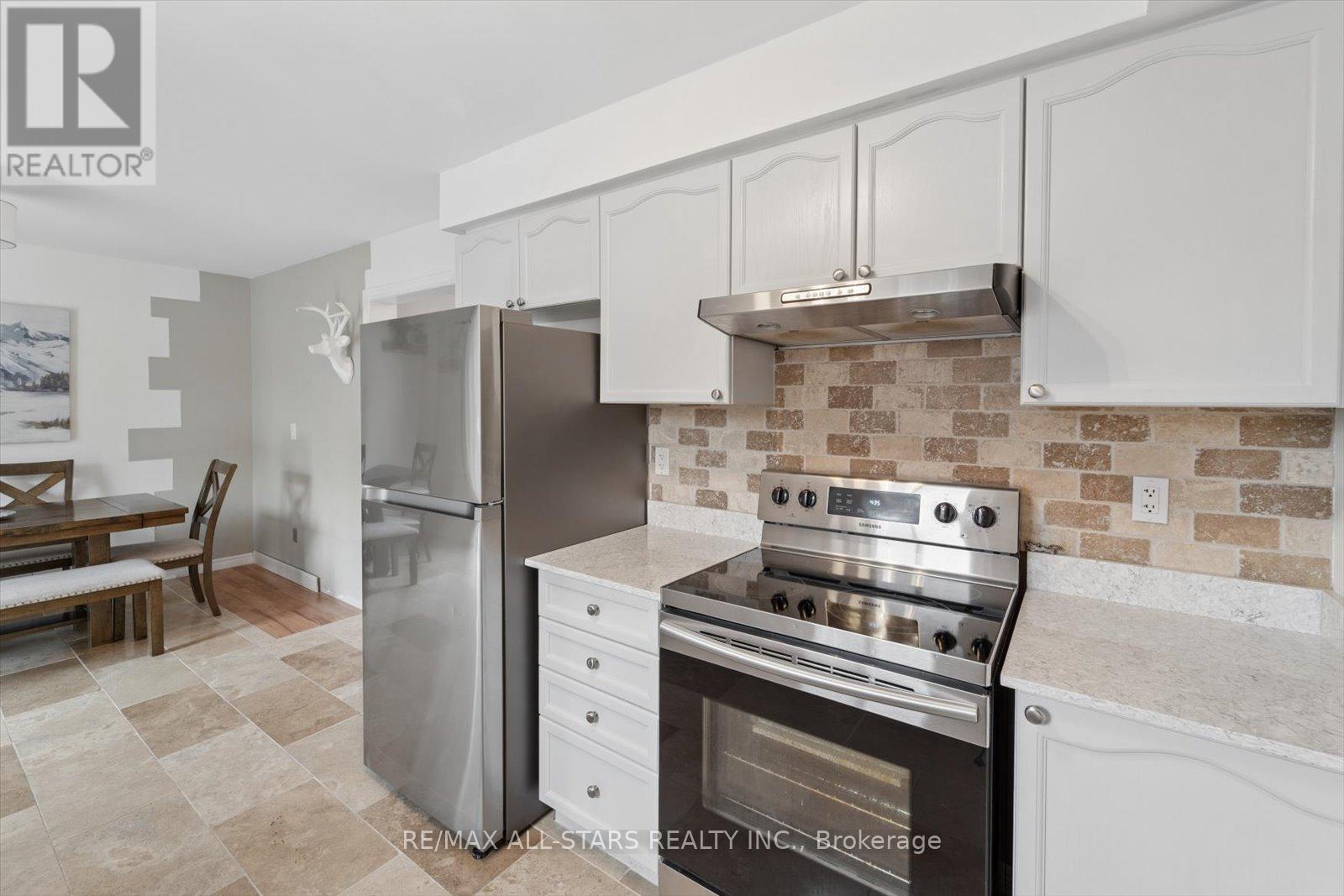 62 Reddenhurst Crescent, Georgina, Ontario  L4P 4G2 - Photo 16 - N12877386