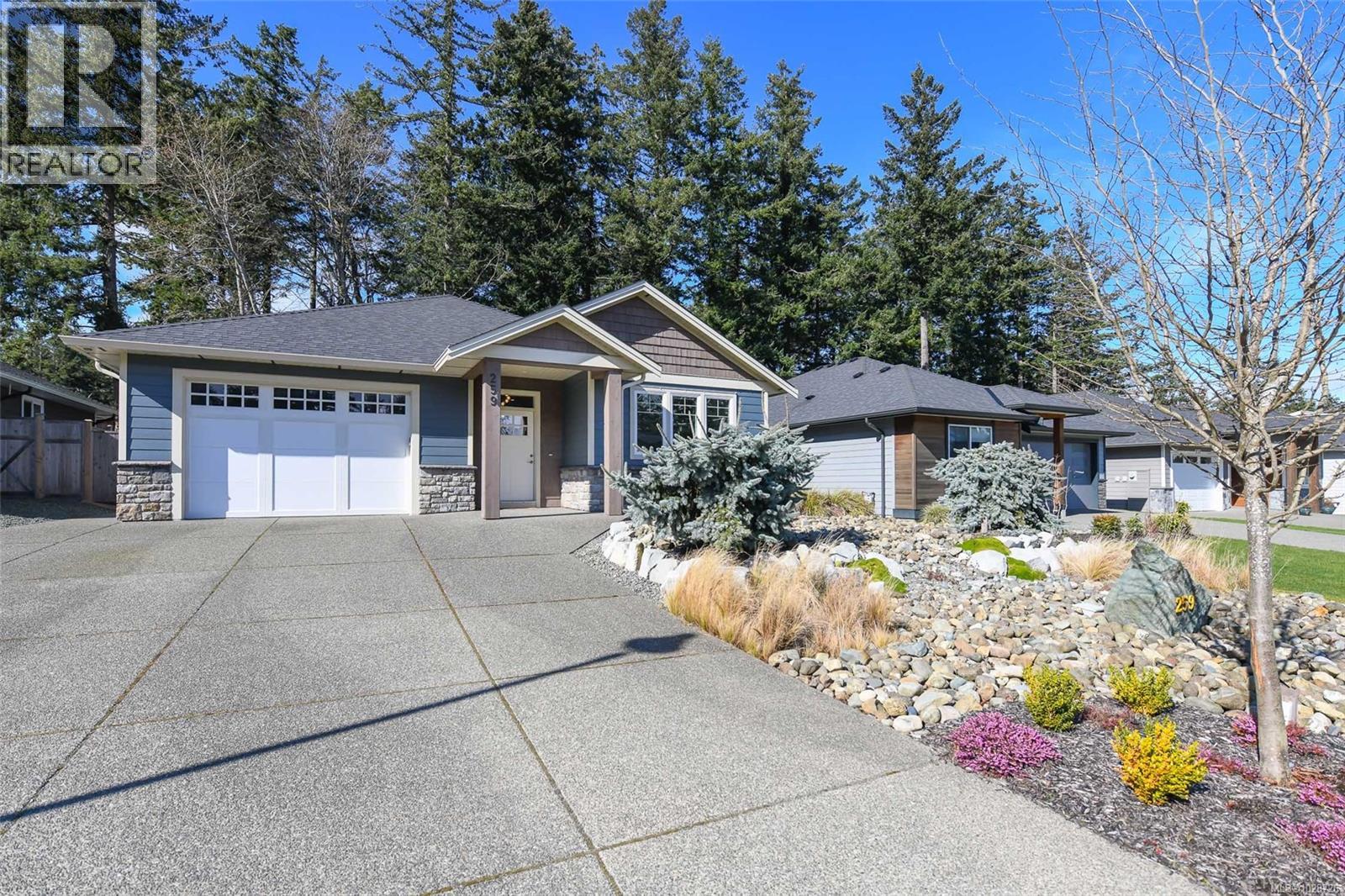 259 Forester Ave, Comox, British Columbia  V9M 0C2 - Photo 2 - 1028726