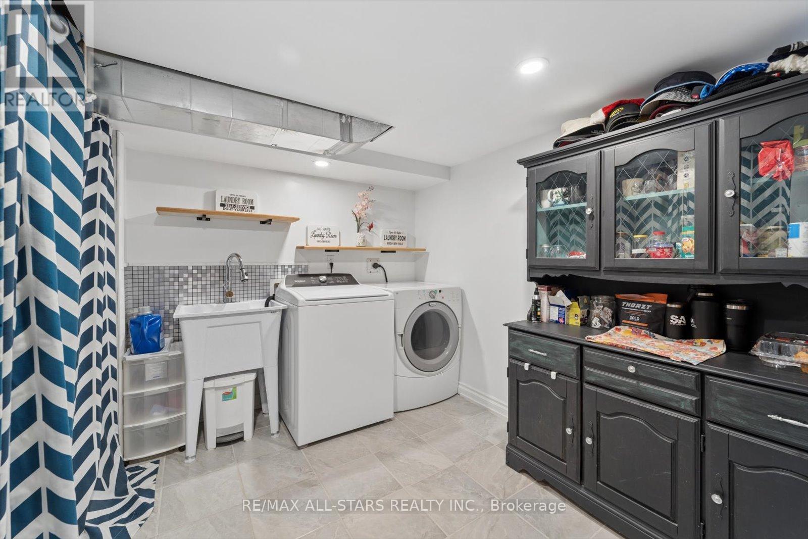 62 Reddenhurst Crescent, Georgina, Ontario  L4P 4G2 - Photo 33 - N12877386