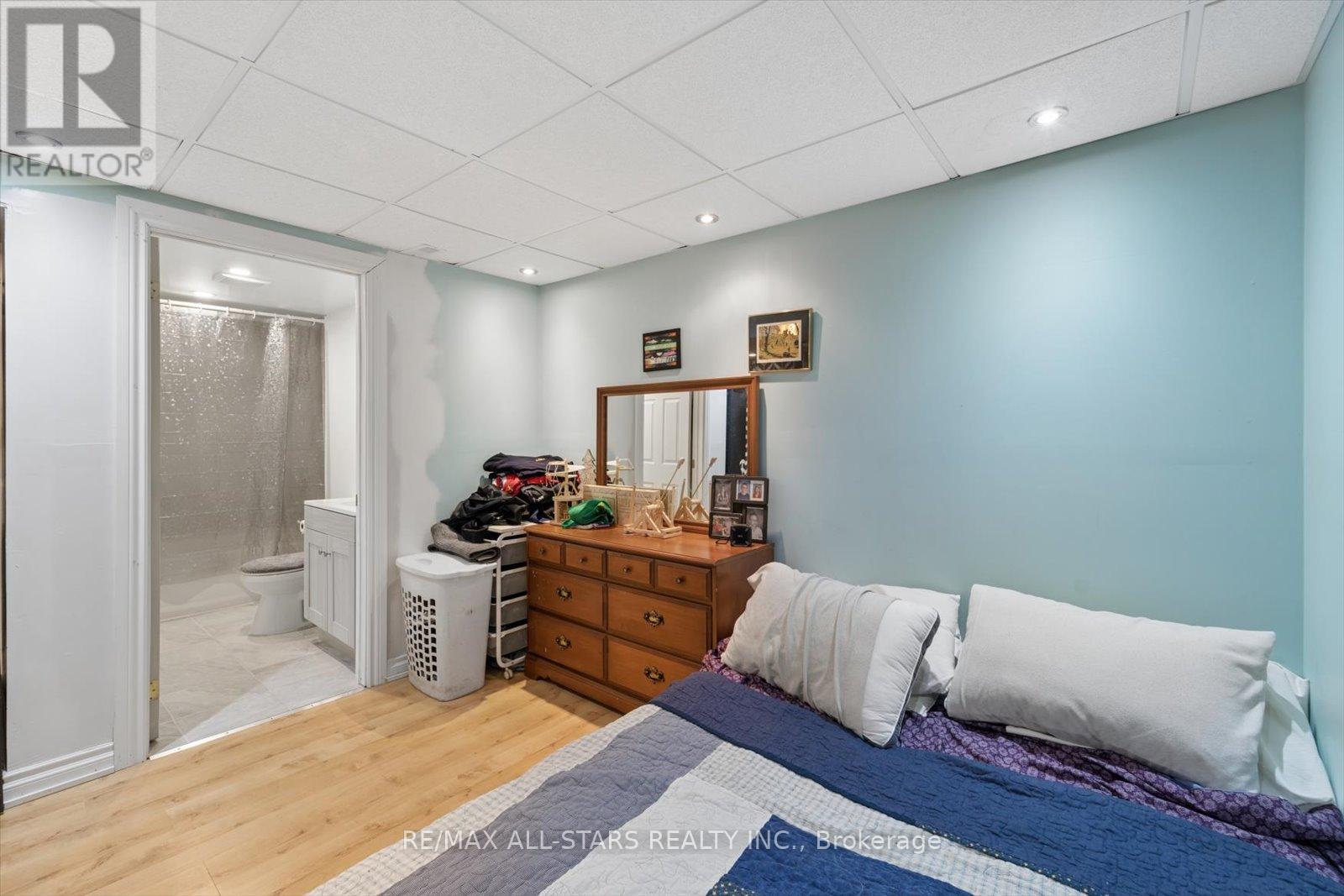 62 Reddenhurst Crescent, Georgina, Ontario  L4P 4G2 - Photo 36 - N12877386