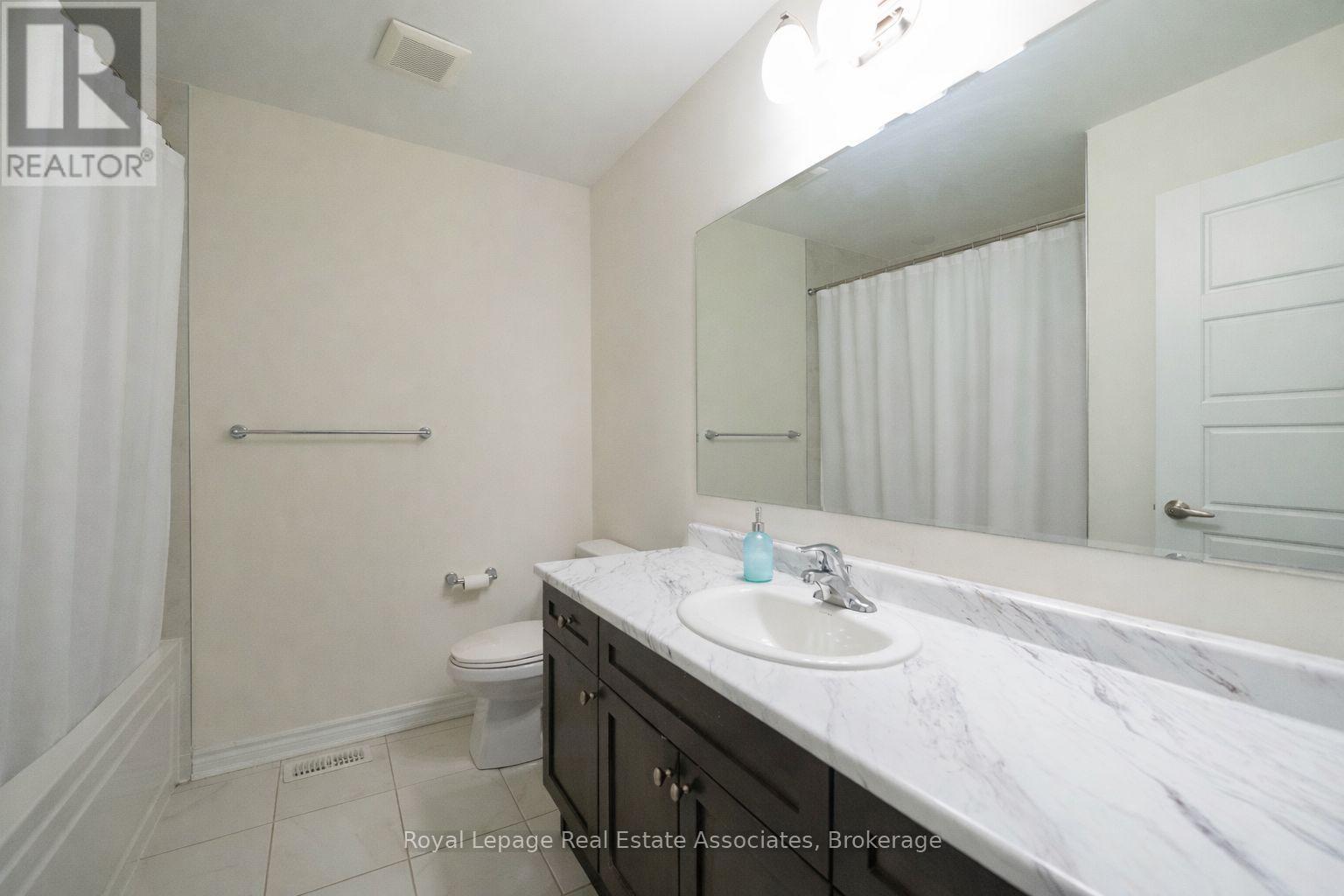 307 Whitlock Avenue, Milton (Fo Ford), Ontario  L9E 1C6 - Photo 15 - W12877722