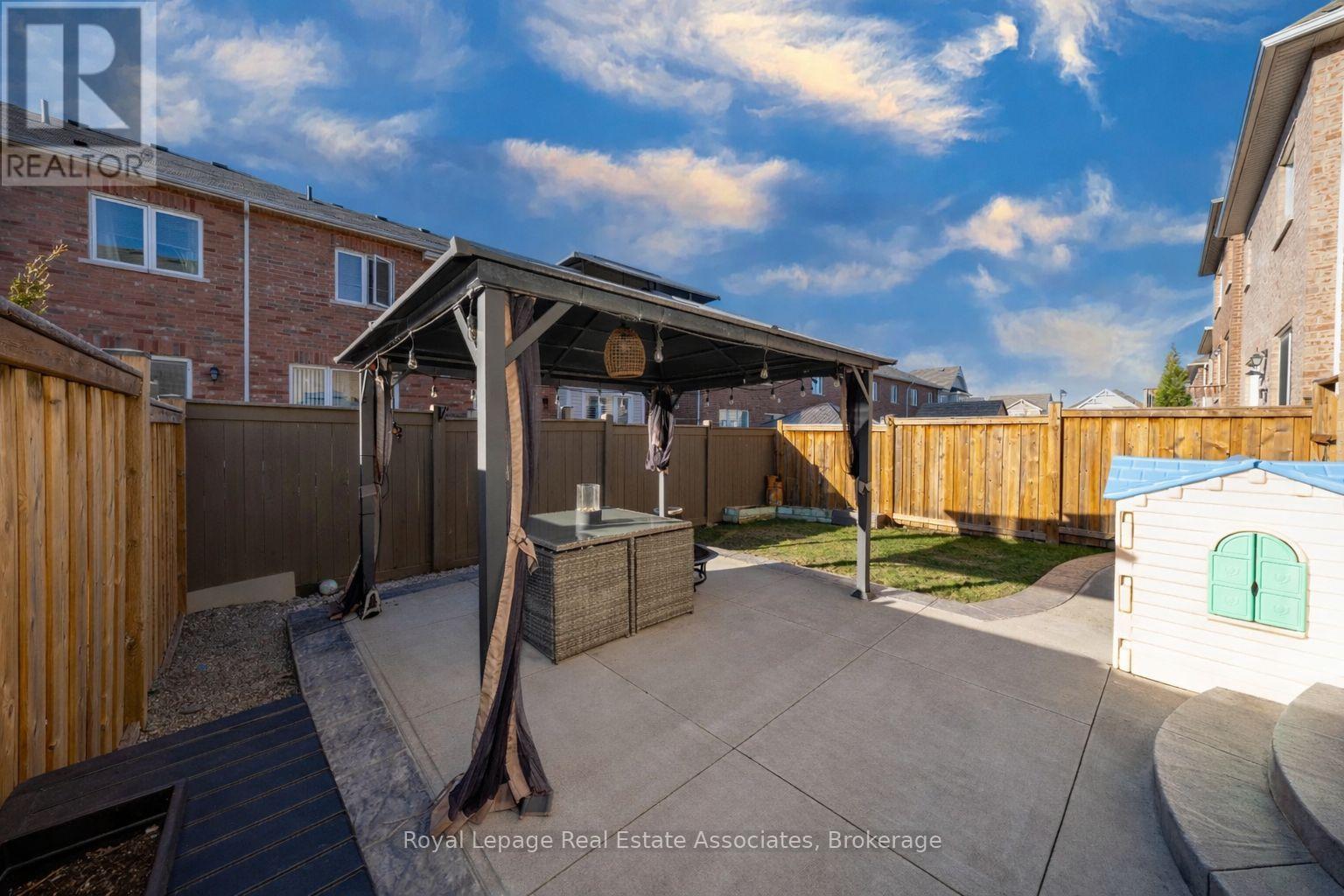 307 Whitlock Avenue, Milton (Fo Ford), Ontario  L9E 1C6 - Photo 18 - W12877722