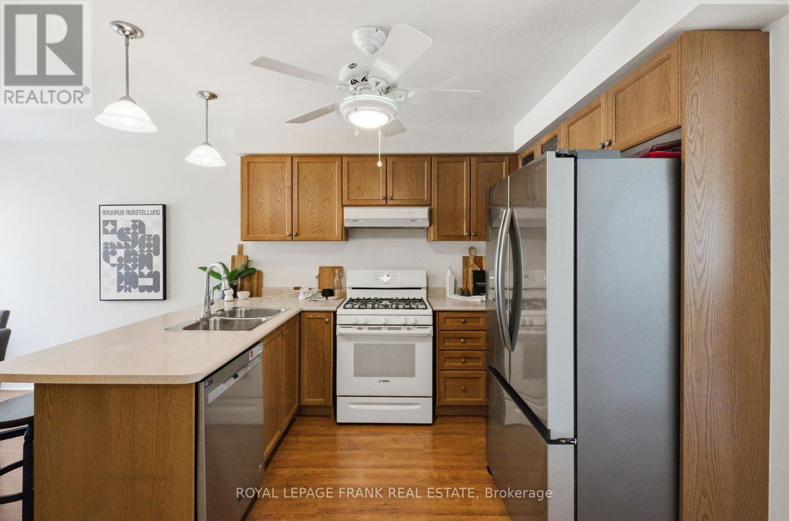 85 Gateway Court E, Whitby, Ontario  L1R 3M8 - Photo 10 - E12877914